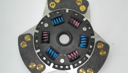 blade clutch 430x244 New Carbon Clutch for VW